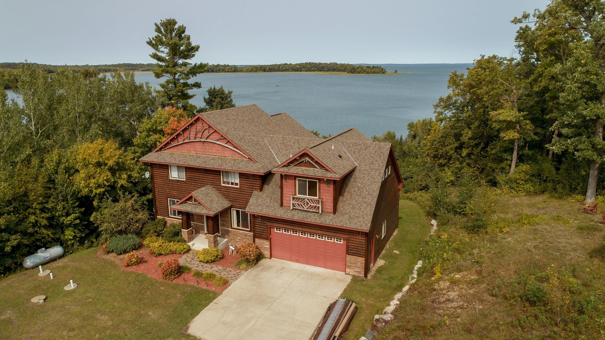Northern Waters Lodge - Exterior - p01