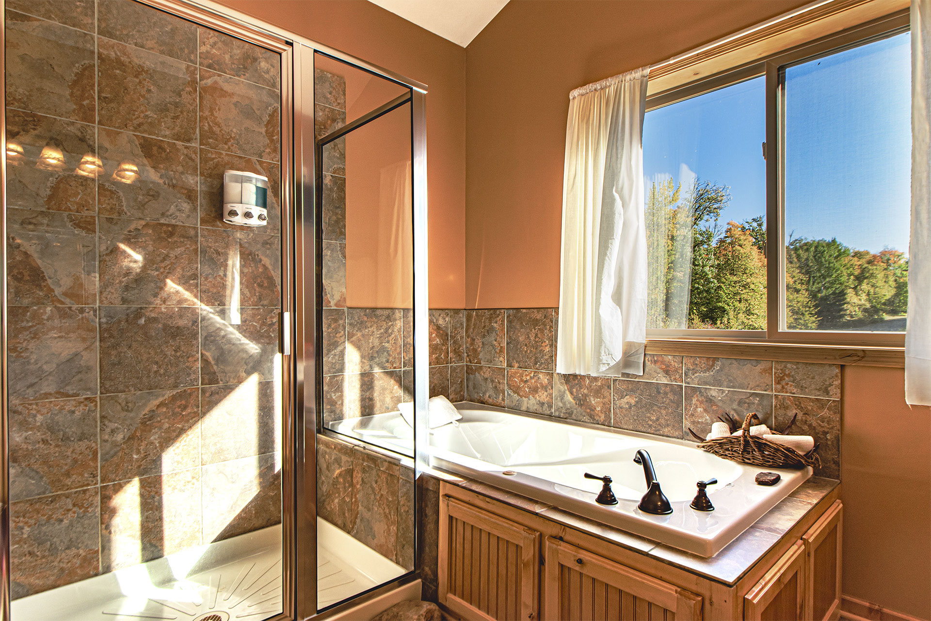 Northern Waters Lodge - Bathroom 3 - p02