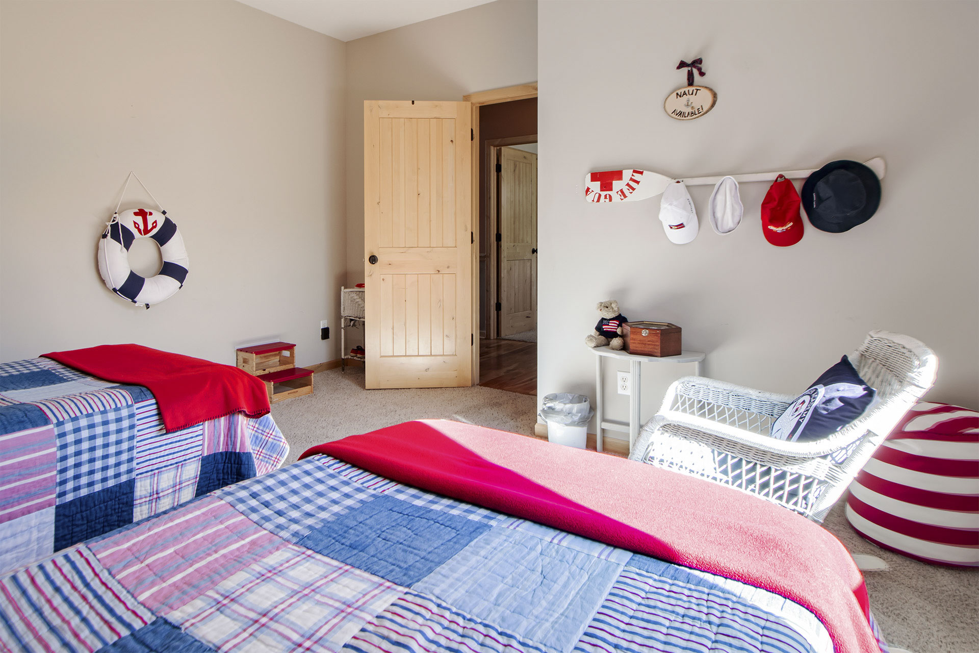 Northern Waters Lodge - Bedroom 2 - p03