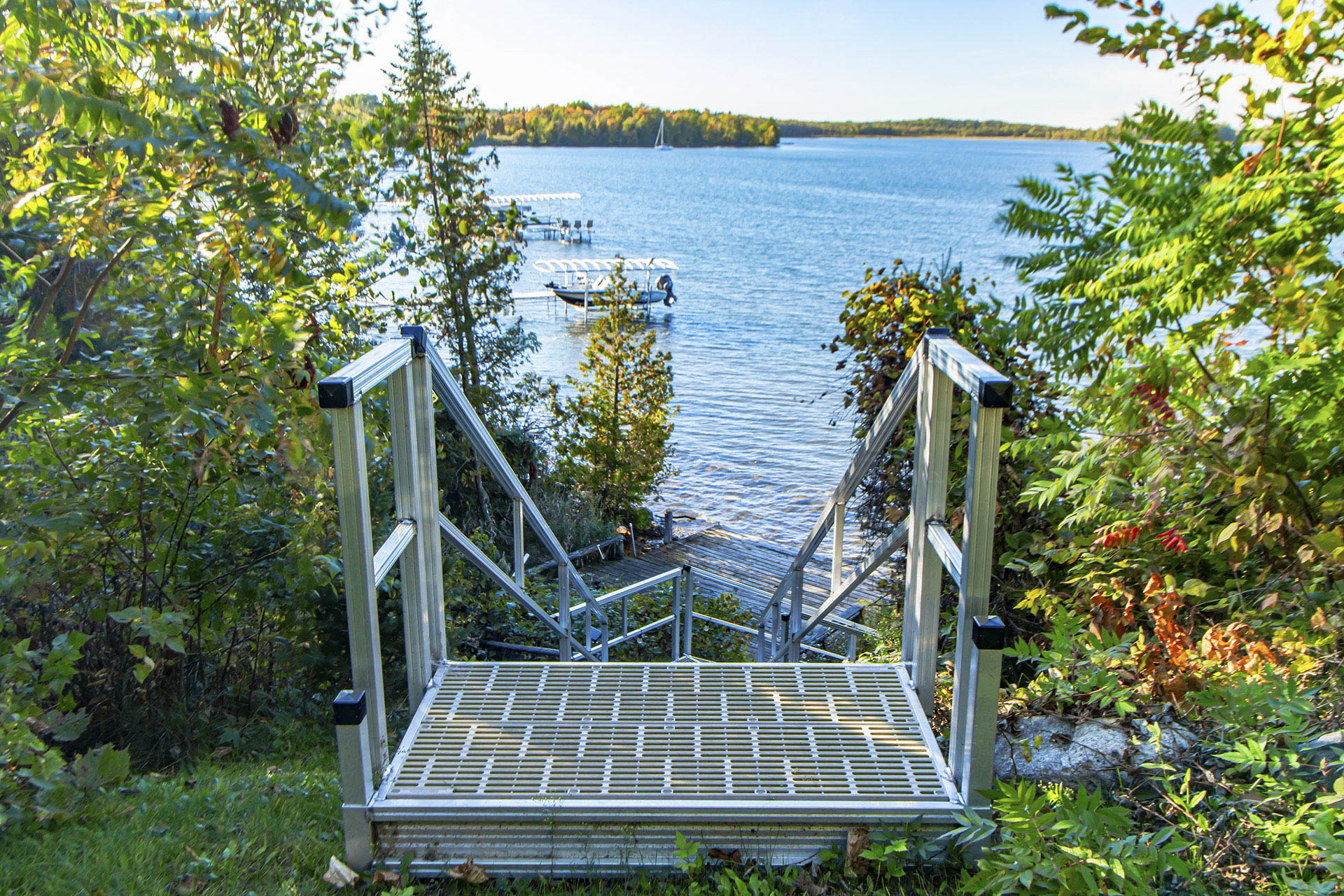Northern Waters Lodge - Dock Area - p01