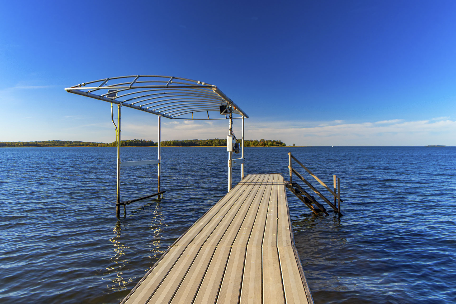 Northern Waters Lodge - Dock Area - p06
