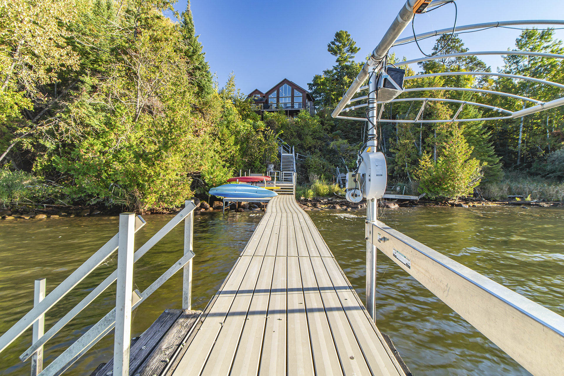 Northern Waters Lodge - Dock Area - p07