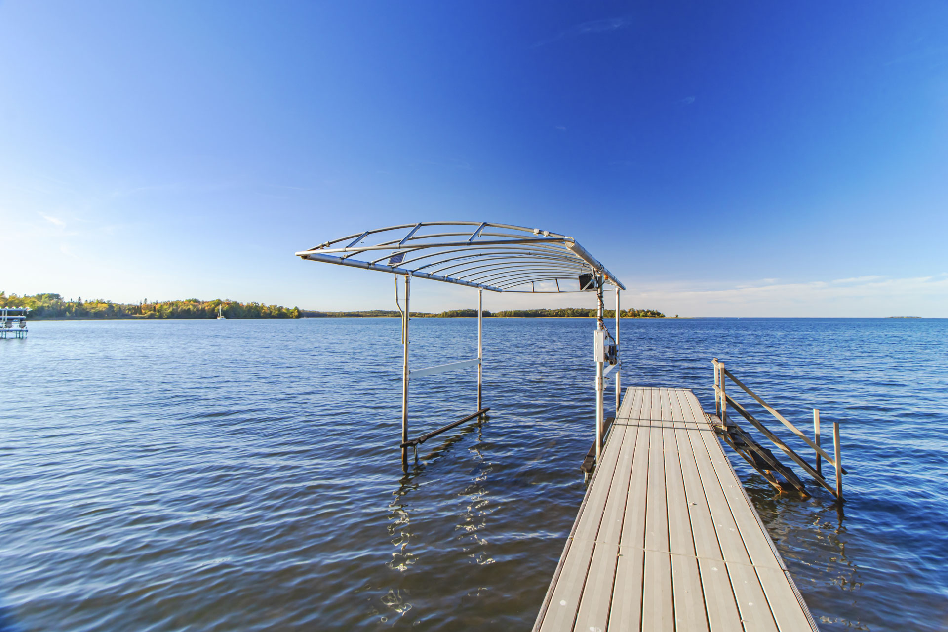 Northern Waters Lodge - Dock Area - p08