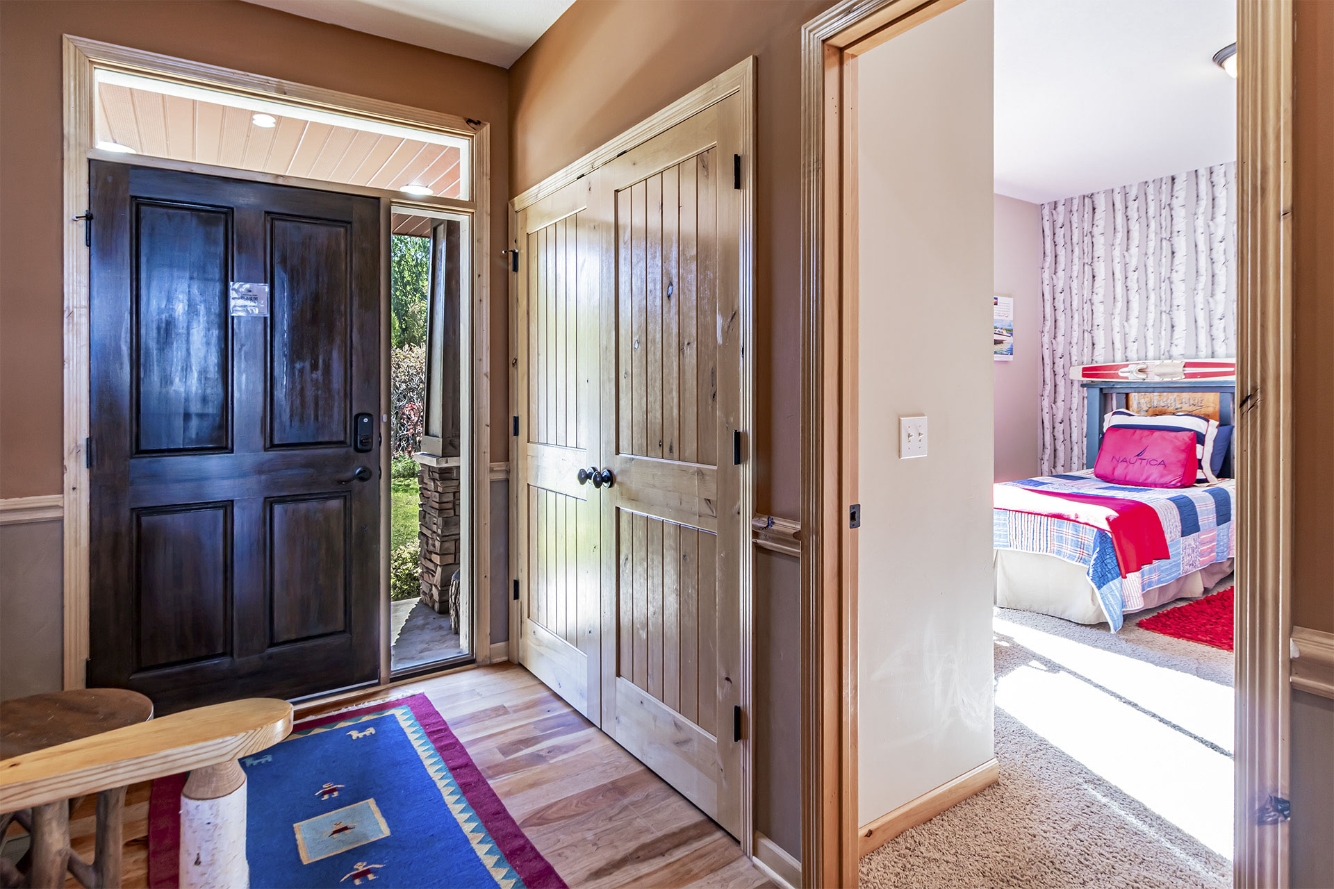 Northern Waters Lodge - Entry - p05