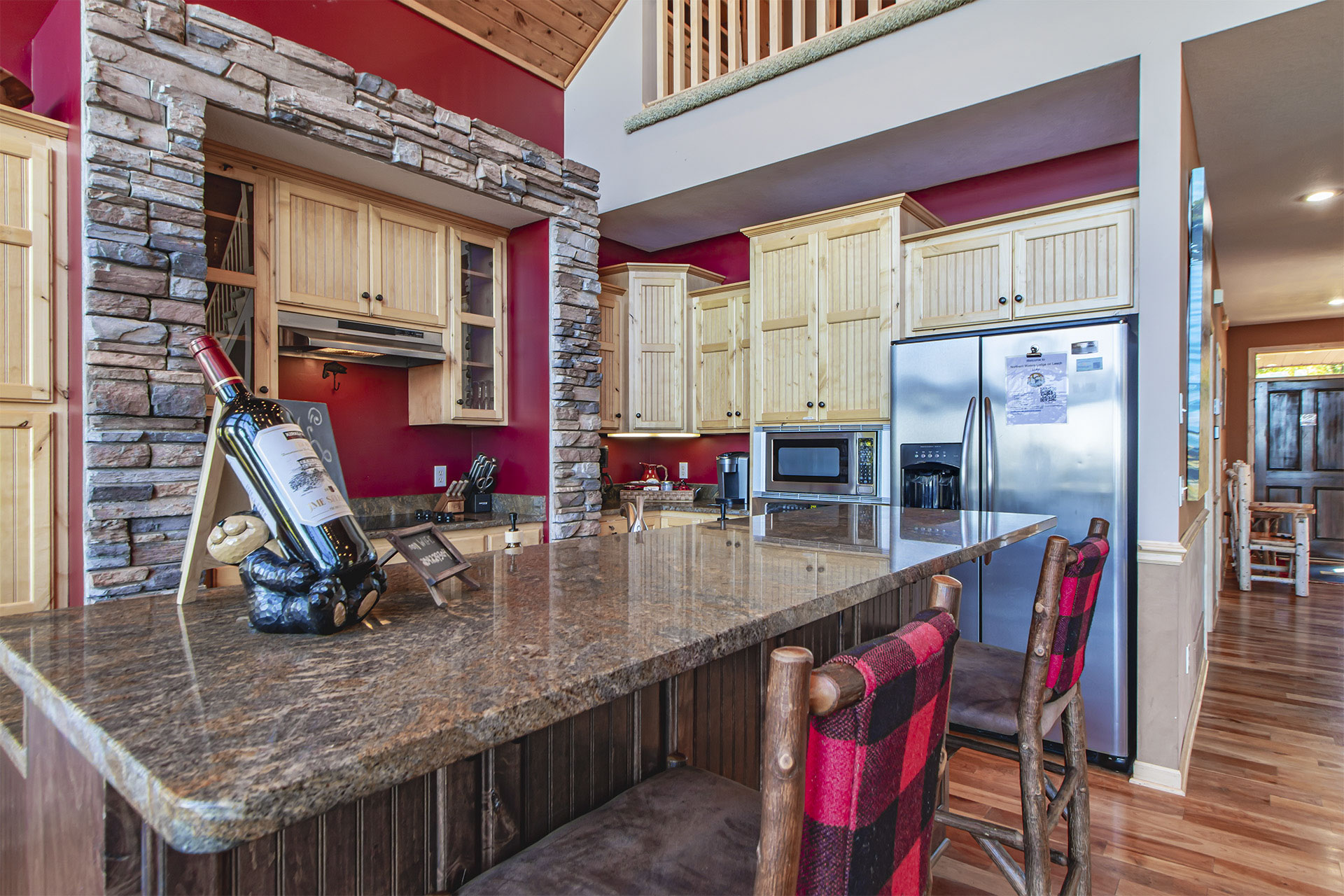 Northern Waters Lodge - Kitchen Dining Area - p04