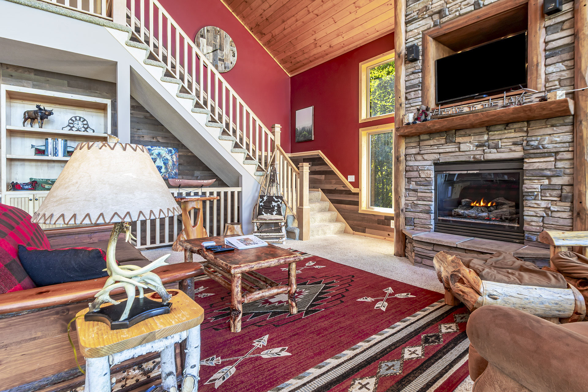 Northern Waters Lodge - Living Room - p01