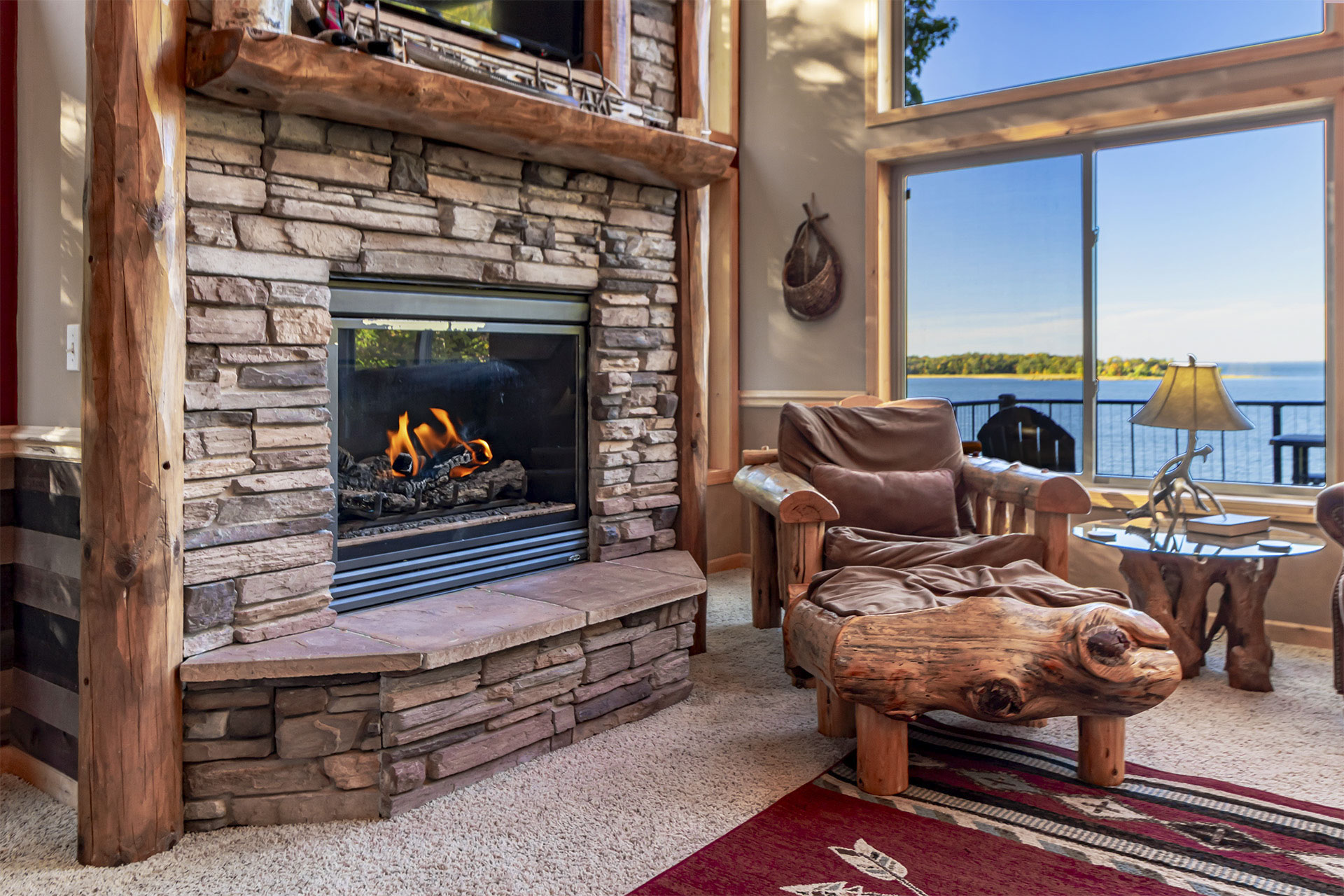Northern Waters Lodge - Living Room - p12
